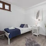 Luxury Three Bedrooms Silver Near *