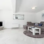 Lejlighed Luxury Three Bedrooms Silver Near Poreč