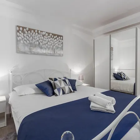 Luxury Three Bedrooms Silver Near Poreč