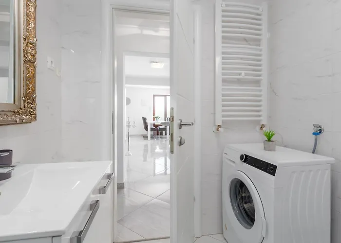 Апартаменты Luxury Three Bedrooms Silver Near *