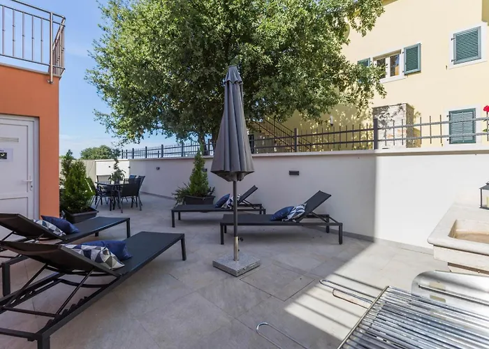 Апартаменты Luxury Three Bedrooms Silver Near *