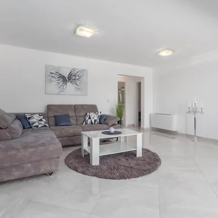 Luxury Three Bedrooms Silver Near * Poreč