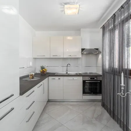 Apartman Luxury Three Bedrooms Silver Near Porec