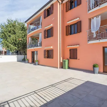 Luxury Three Bedrooms Silver Near * Porec