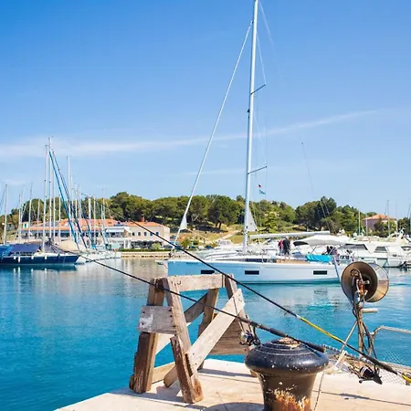 Apartment Luxury Three Bedrooms Silver Near Porec