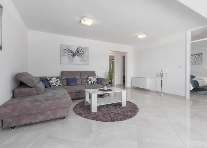 Luxury Three Bedrooms Silver Near * Poreč