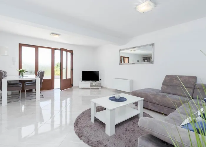 Apartman Luxury Three Bedrooms Silver Near Poreč