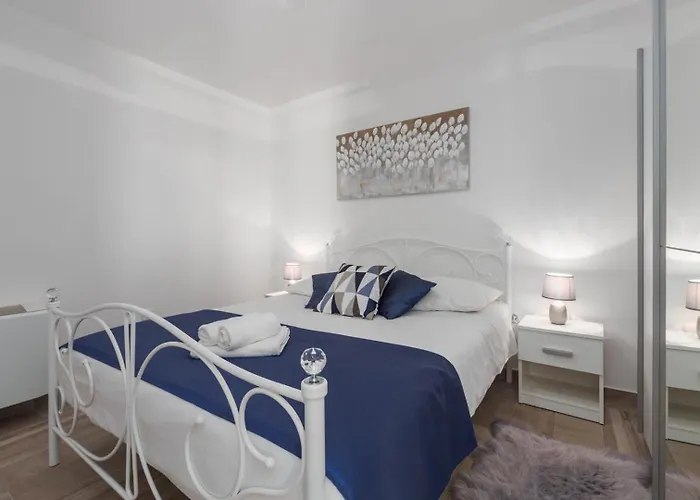 Luxury Three Bedrooms Silver Near * Porec