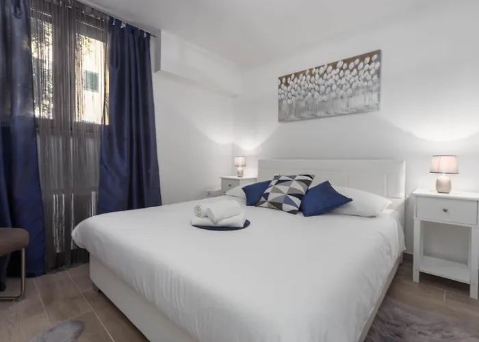 Appartamento Luxury Three Bedrooms Silver Near