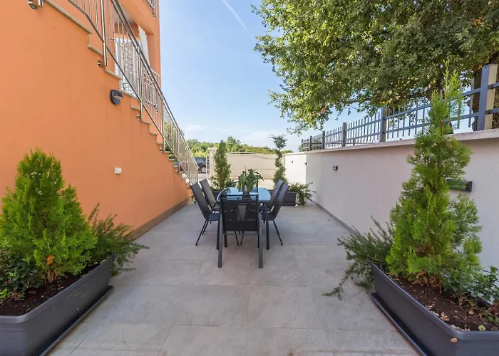 Appartamento Luxury Three Bedrooms Silver Near