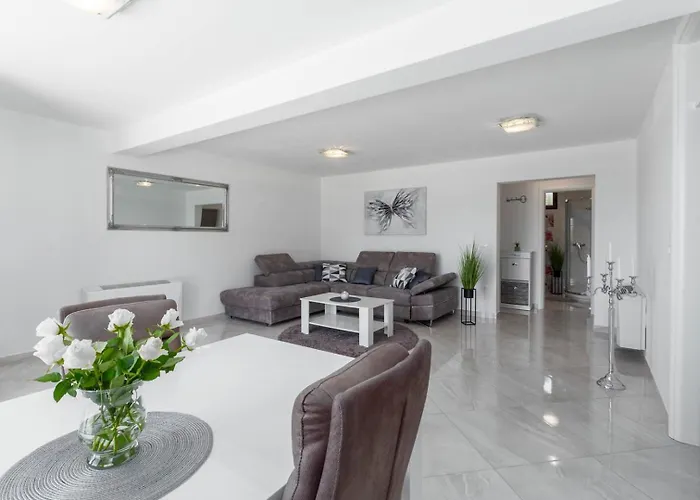 Appartamento Luxury Three Bedrooms Silver Near Porec