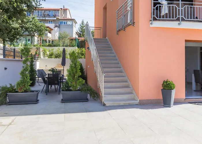 Luxury Three Bedrooms Silver Near *