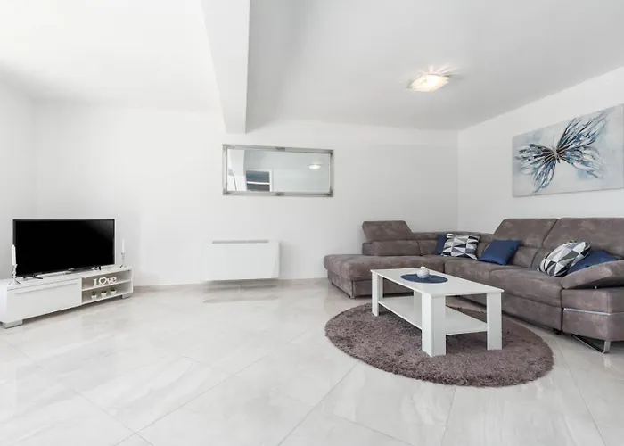 Appartamento Luxury Three Bedrooms Silver Near Porec
