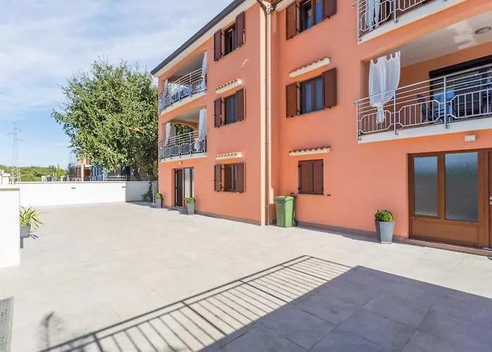 Luxury Three Bedrooms Silver Near * Porec