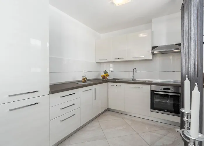 Luxury Three Bedrooms Silver Near Appartamento Porec