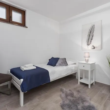 Luxury Three Bedrooms Silver Near *